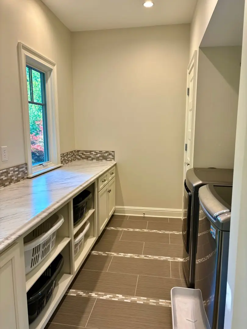 Bathroom Cleaning image